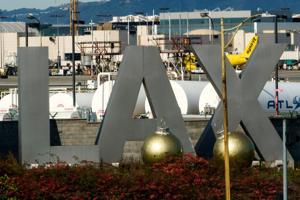 Delta plane clips Air Canada aircraft at LAX, FAA investigating
