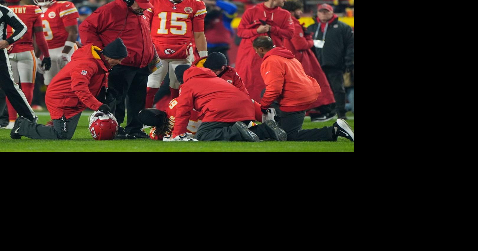 Chiefs’ offensive line woes deepen as Wanya Morris exits with knee injury against Texans