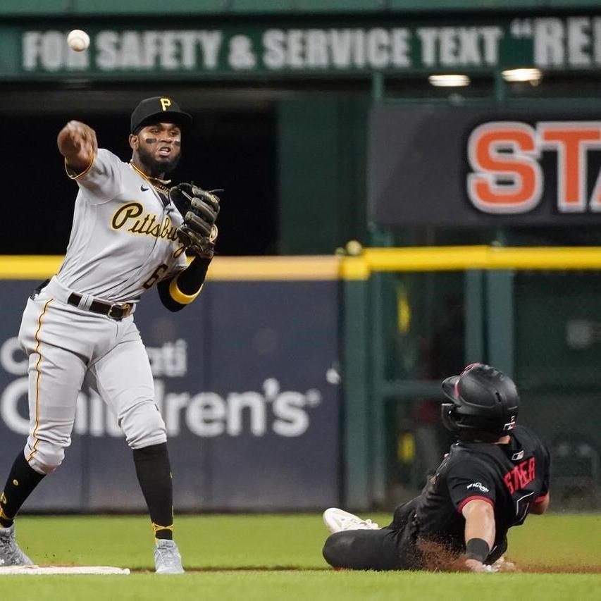 Hayes hits go-ahead 3-run homer in the seventh as Pirates rally past  Cardinals 7-5