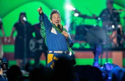 Ed Robertson, k.d. lang, Tom Cochrane to perform for Canadian Songwriters Hall of Fame inductees