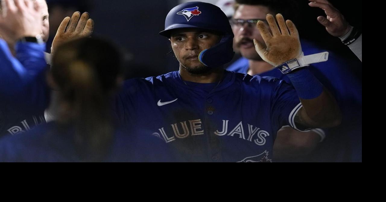 Yankees play long ball to beat Blue Jays 8-4