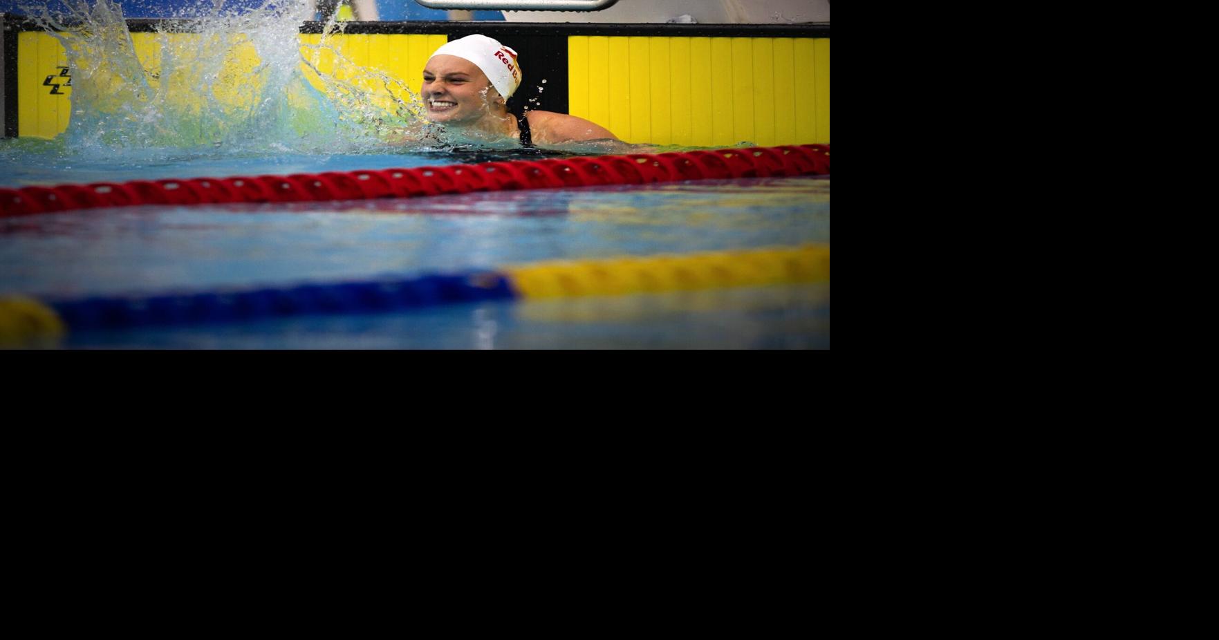 McIntosh sets world record in 400M freestyle at Canadian Swimming Trials