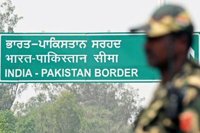 India Pakistan border.JPG