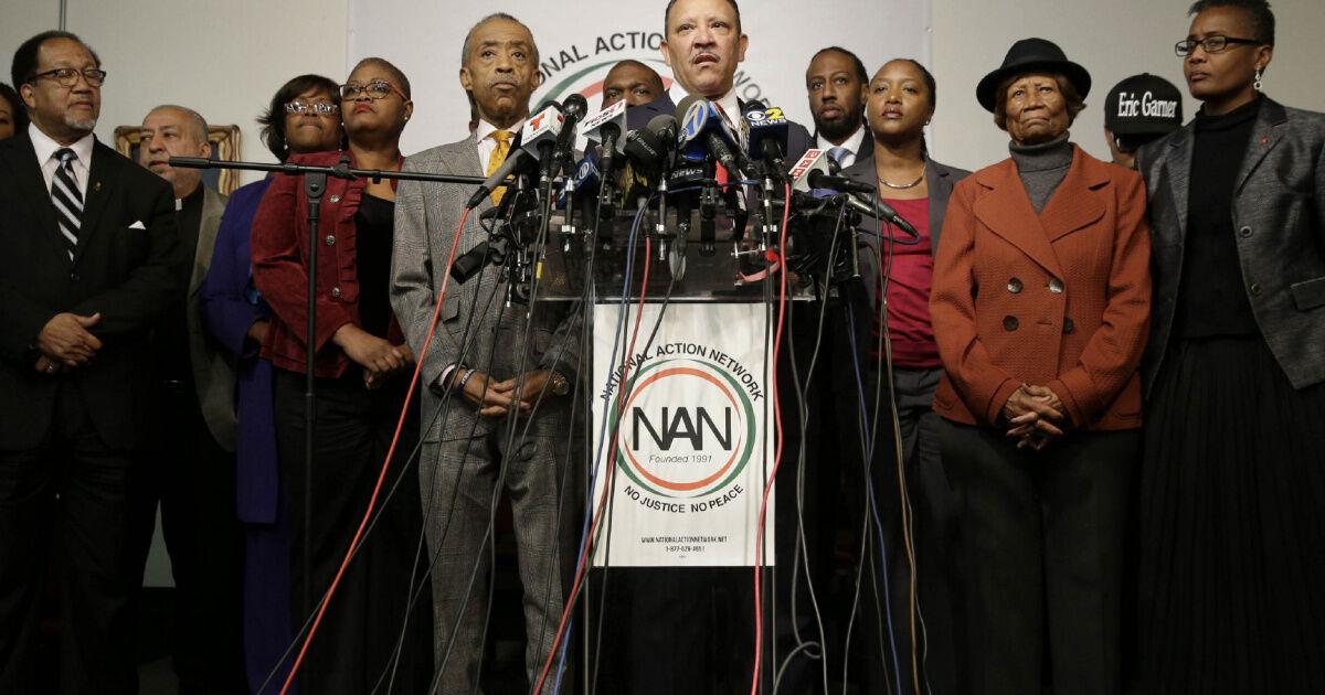 U.S. outrage grows stronger over lack of police accountability