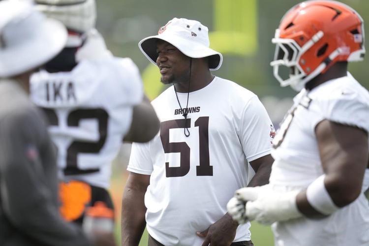 Browns WR Amari Cooper leaves practice field early after sustaining injury against Vikings