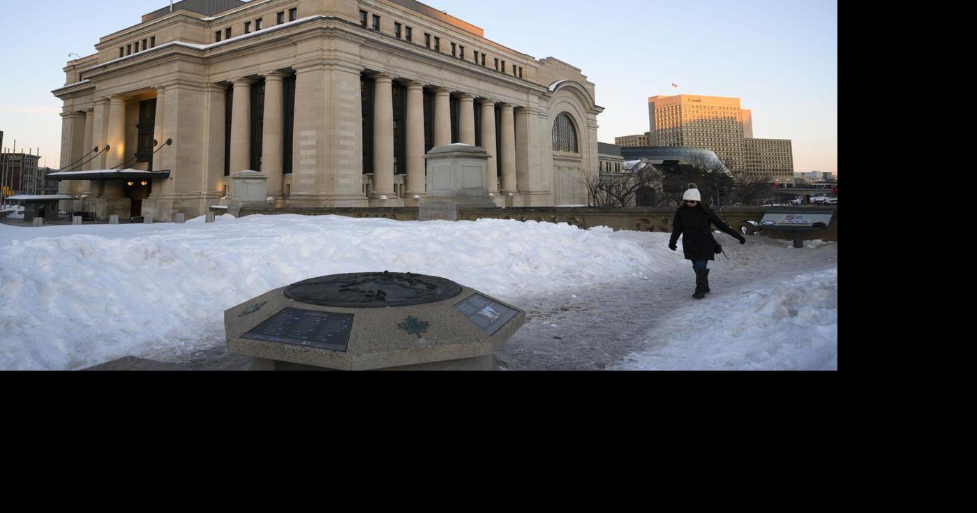 Immigration measures stay in border bill with no amendment