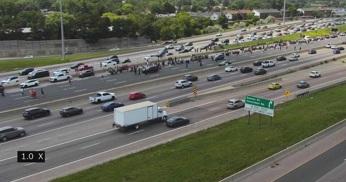 Cristiano Ronaldo fans block busy Toronto highway for a glimpse of World Cup Portugal team bus