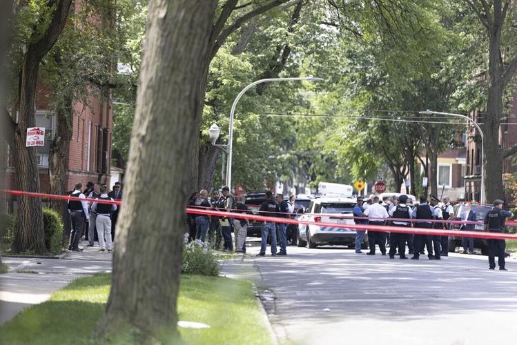 Chicago police fatally shoot man while trying to arrest him