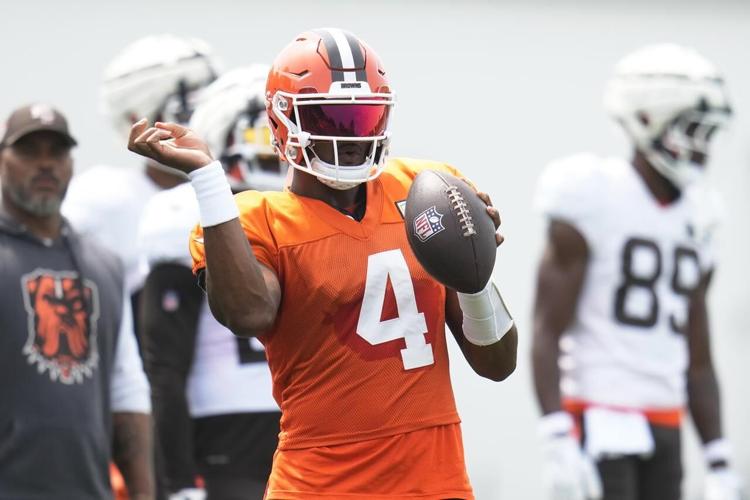 Browns WR Amari Cooper leaves practice field early after sustaining injury against Vikings