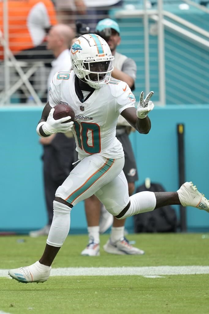 Dolphins' Jaylen Waddle update; De'Von Achane wins Week 3 award