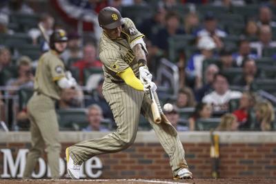 Machado's late homer lifts Padres over Braves 2-1, ending 6-game skid