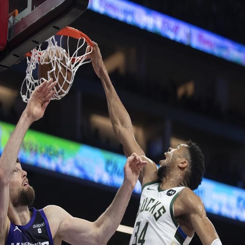 De'Aaron Fox scores 29 points and the Kings snap a 15-game skid against the Bucks with a 129-94 win