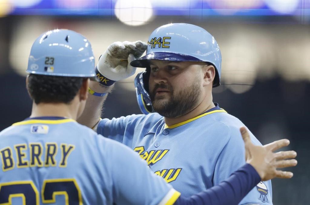 Brewers hit a home run with uniform and logo unveiling Monday night.