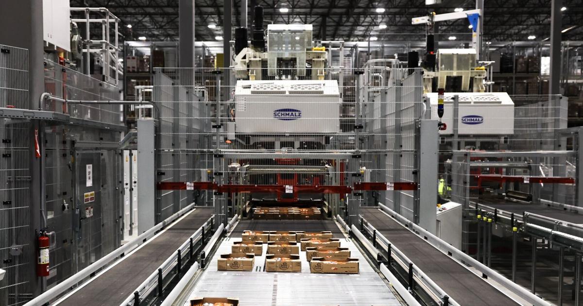 Internal Distribution Inside Metro’s massive automated distribution centre