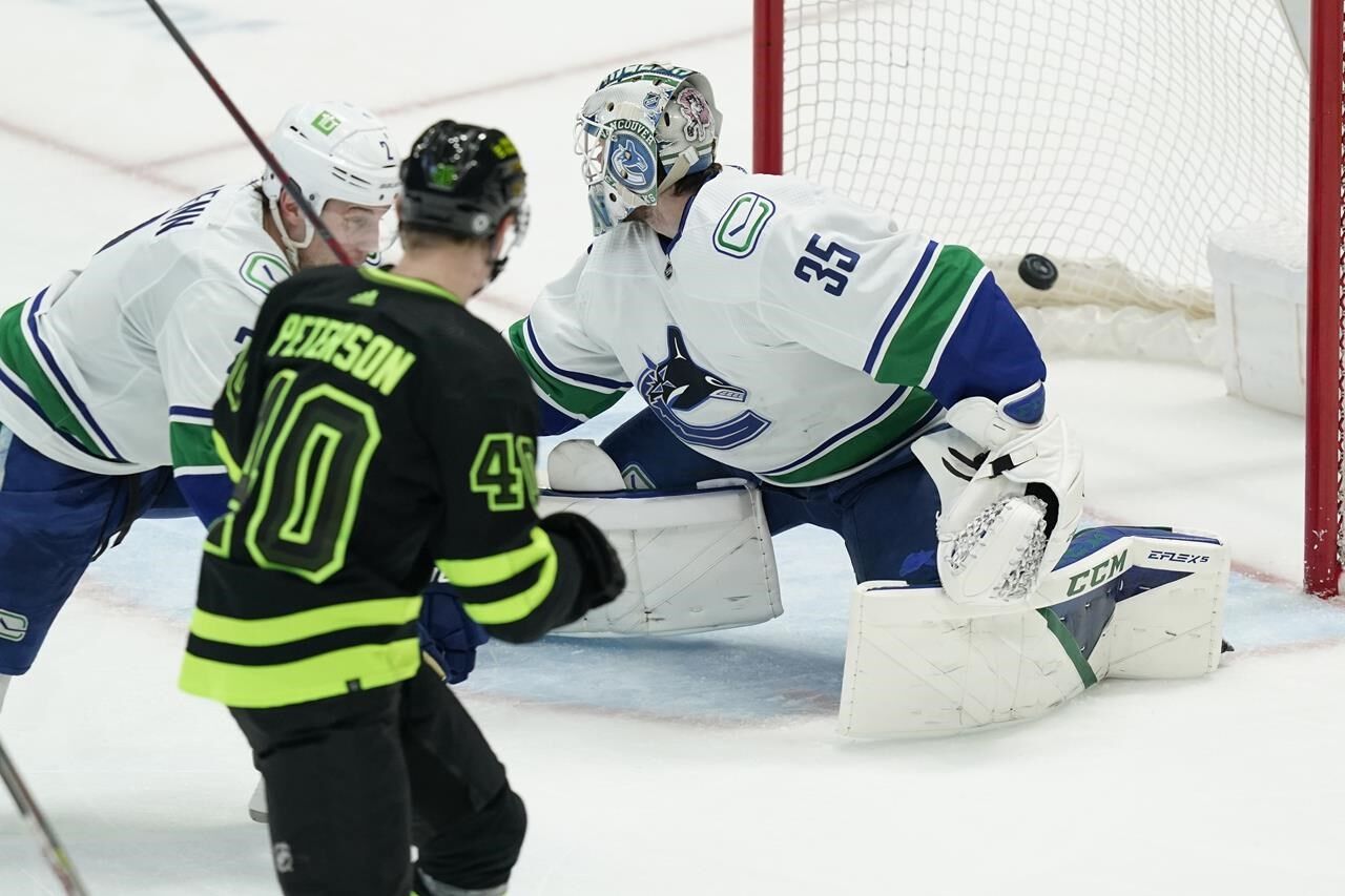 Pettersson Scores Twice, Canucks Rally Past Stars 4-1