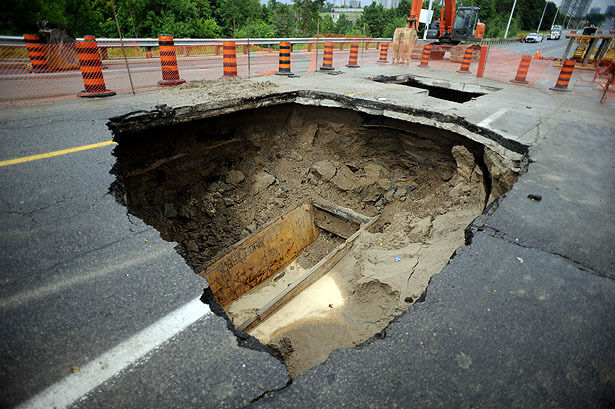 No quick fix for huge Finch sinkhole