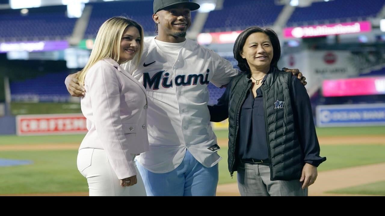 Jean Segura, Marlins agree to two-year, $17 million contract - The Boston  Globe