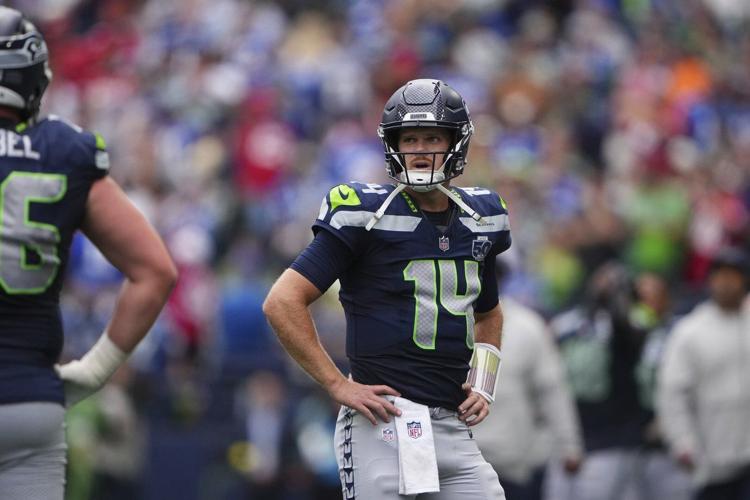 New QB Sam Darnold and offensive coordinator Klint Kubiak have slow starts for Seahawks