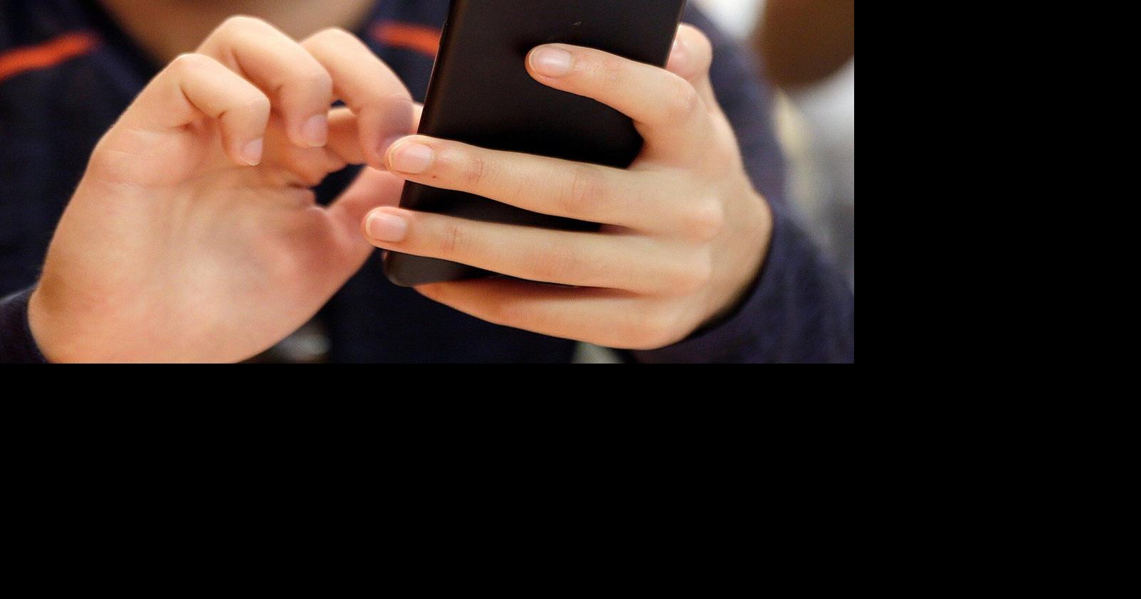 One Tech Tip: How to soothe thumb pain when texting and scrolling