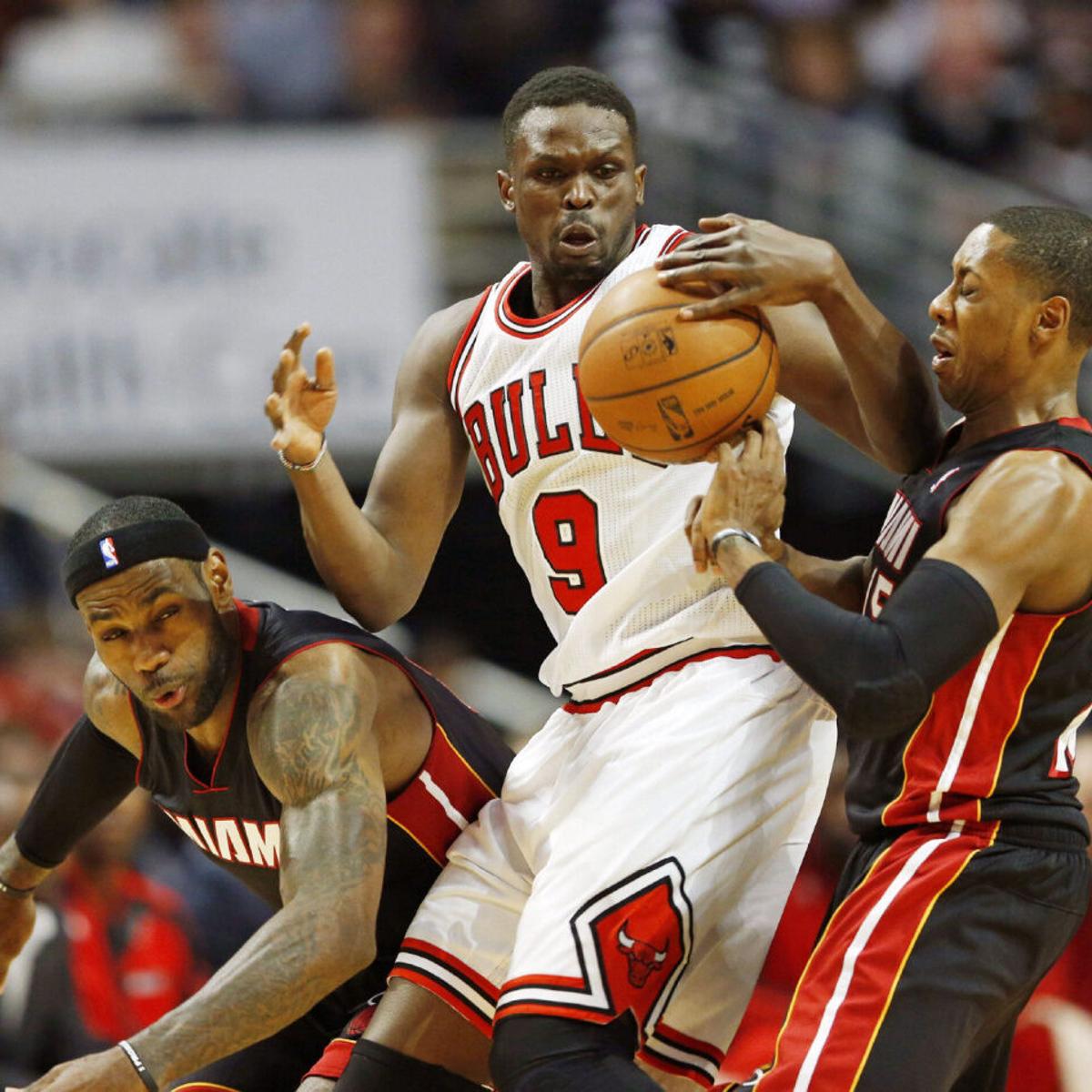 Cavaliers trade Andrew Bynum, draft picks to Bulls for Luol Deng