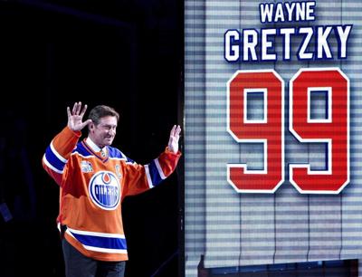 Wayne Gretzky rookie card sells for $3.75 million, shatters record