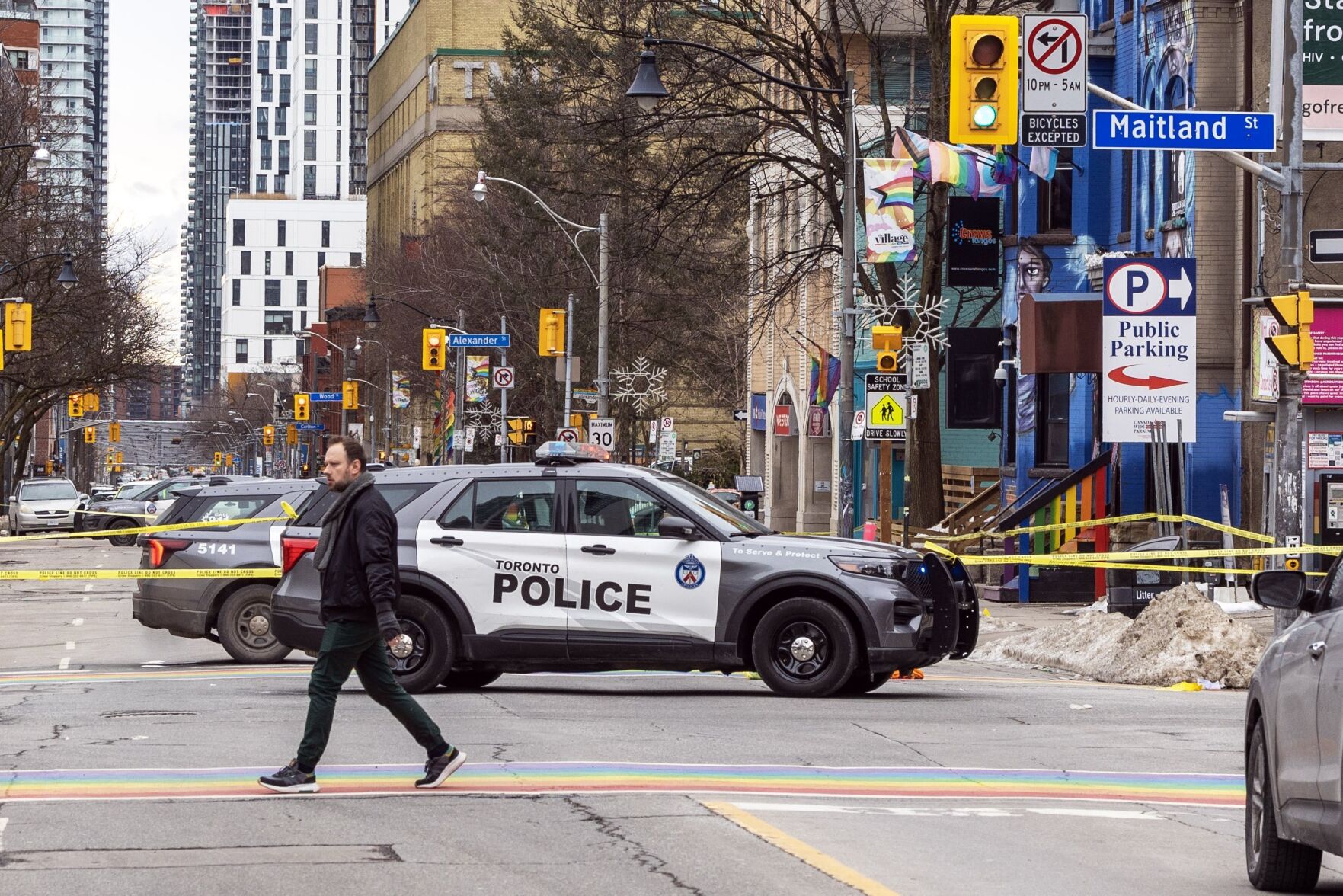 Man seriously injured in downtown stabbing: Toronto police