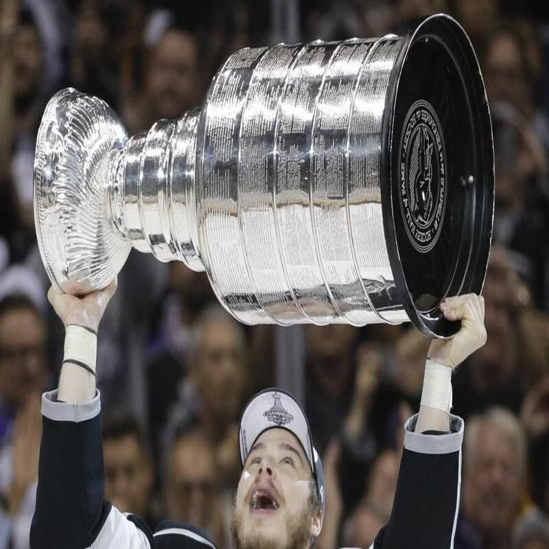Kings will retire Dustin Brown's No. 23, plan to unveil statue for