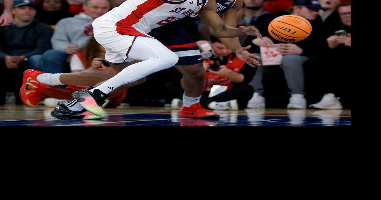 Ejiofor leads No. 22 St. John’s past No. 3 UConn 81-72 at MSG, ending Huskies’ 18-game win streak