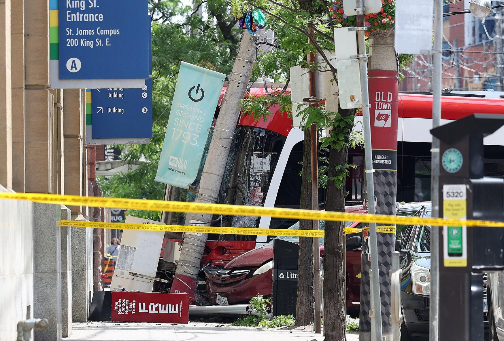 TTC streetcar derailed after downtown Toronto collision