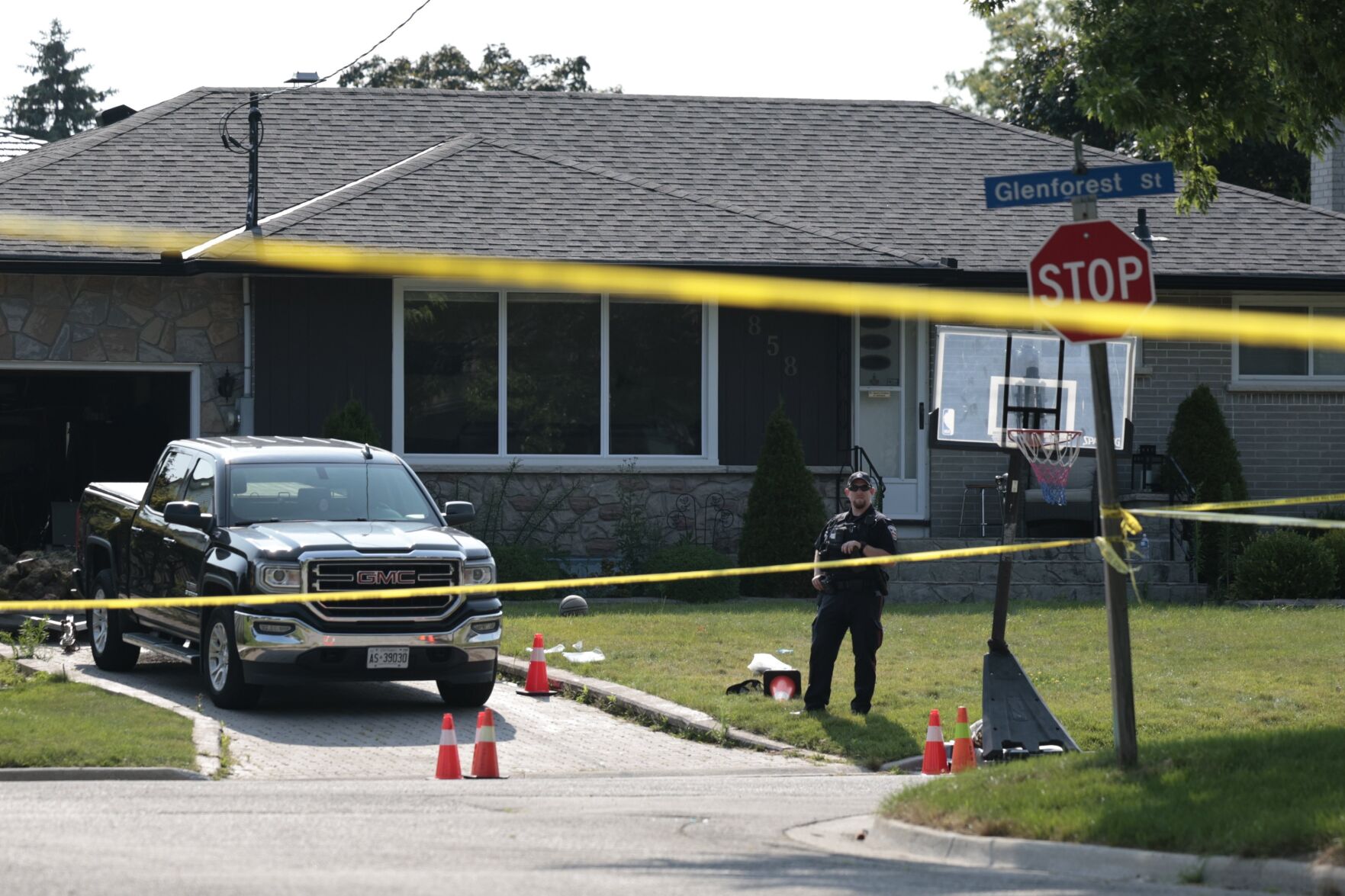 Two dead, man in custody after daytime shooting in Oshawa