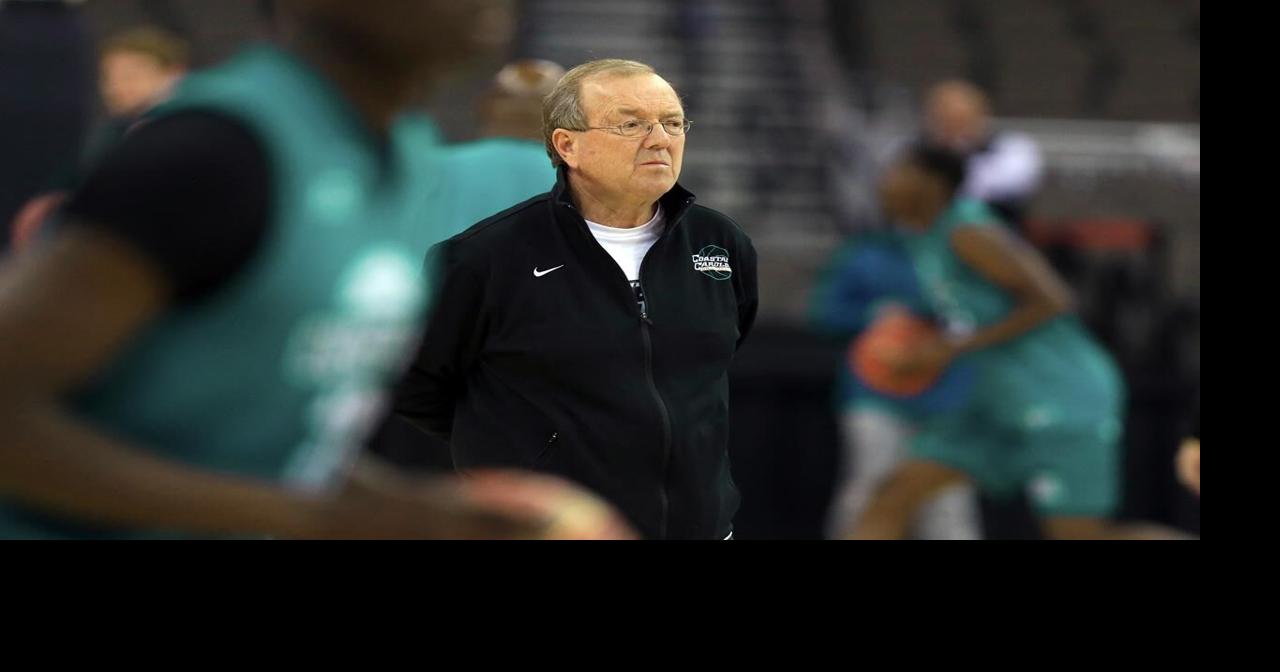 Coastal Carolina's Ellis retires with 831 Division I victories, most among active coaches