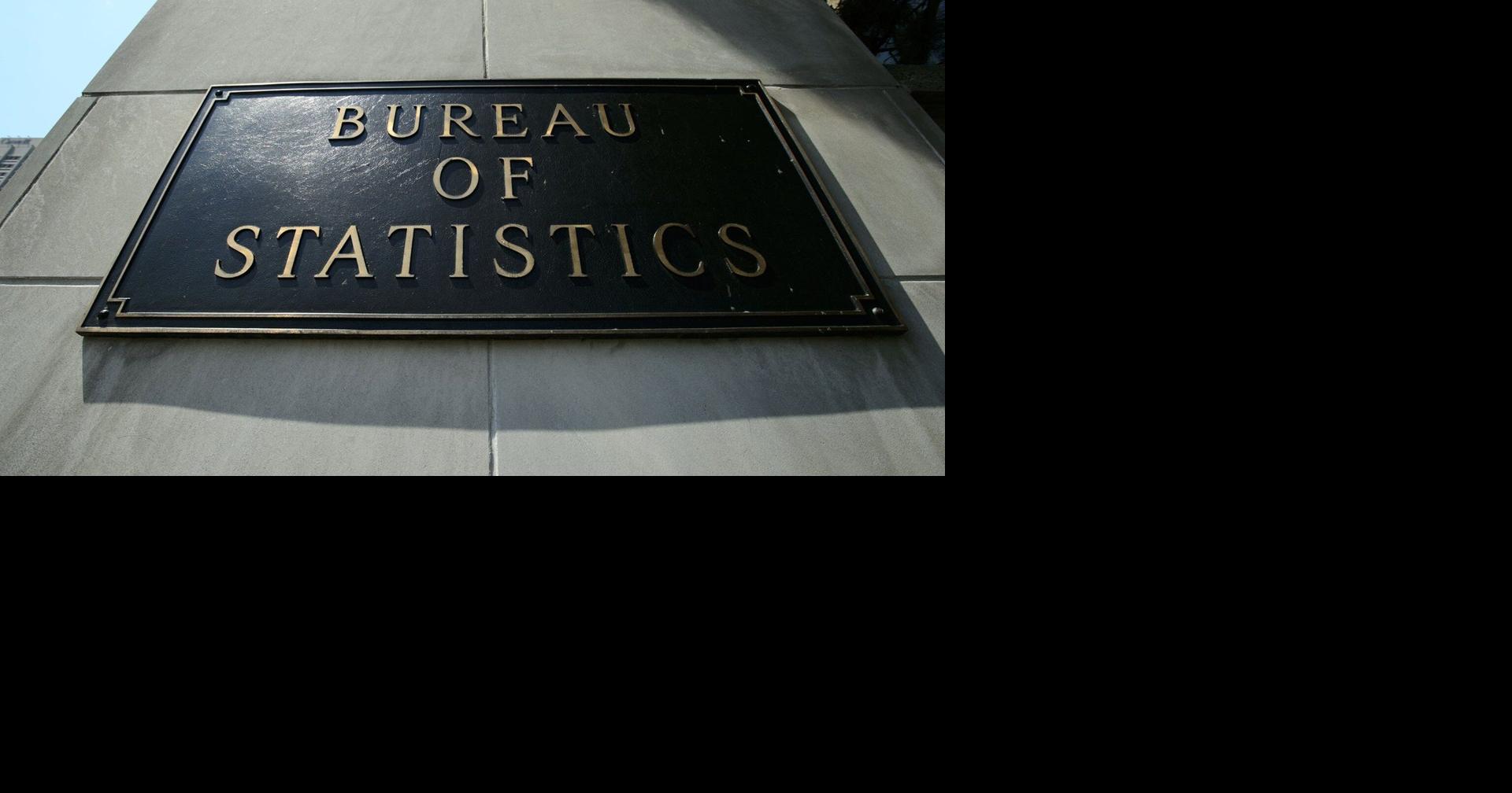 Canada's population edged lower in fourth quarter as non-permanent residents drop