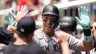 Aaron Judge ties A-Rod on Yankees' all-time home run list at 351 in win over Braves