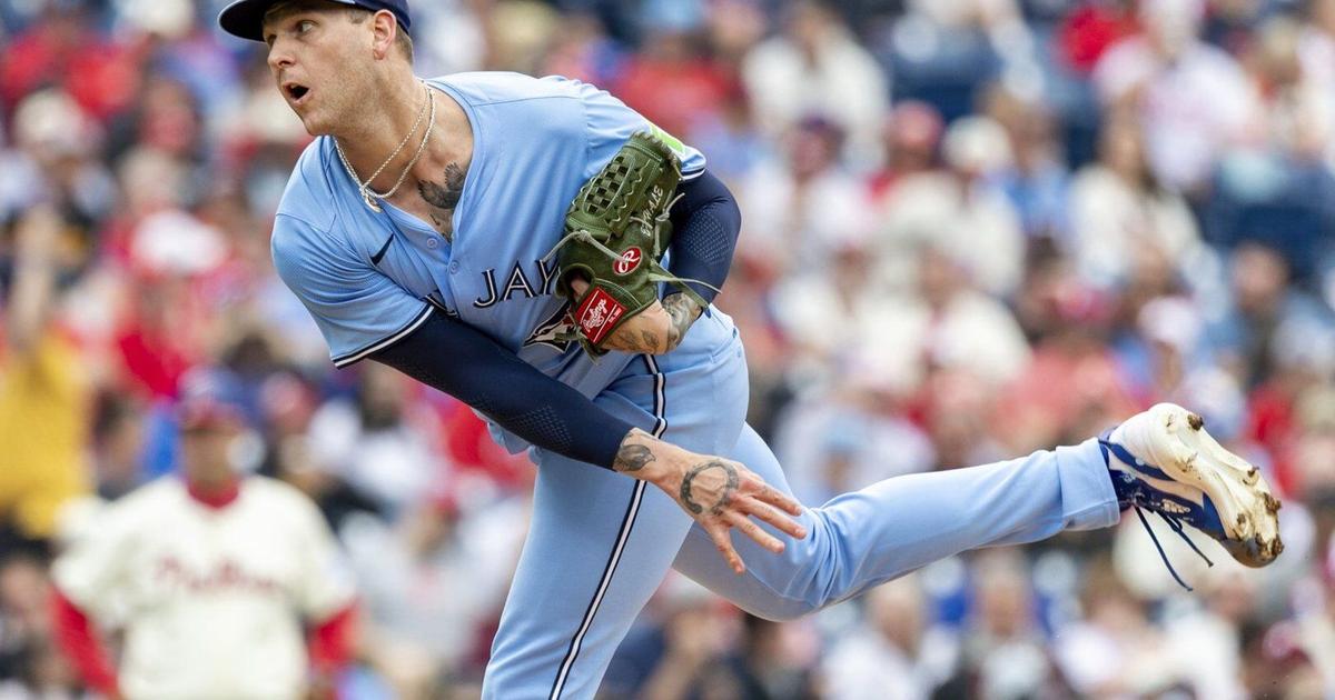 Blue Jays transfer right-hander Bowden Francis to 60-day injured list