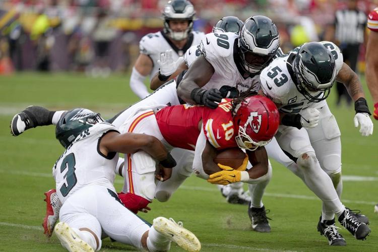 Eagles' defense shines in Super Bowl rematch as Philly beats the Chiefs 20-17 at Arrowhead Stadium