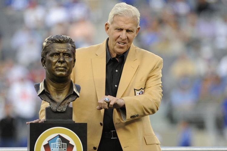 Bill Parcells enters Patriots Hall of Fame, ending his long-running feud with owner Robert Kraft
