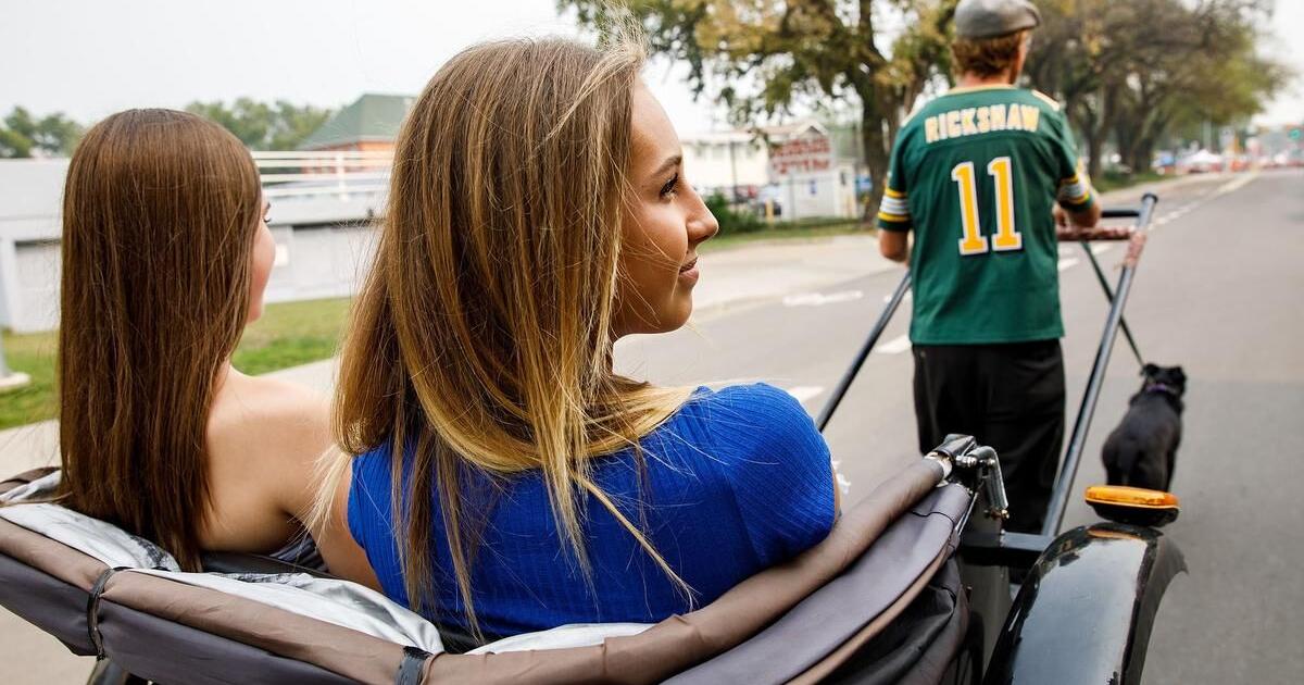 Smoky conditions are getting to Edmonton rickshaw pullers