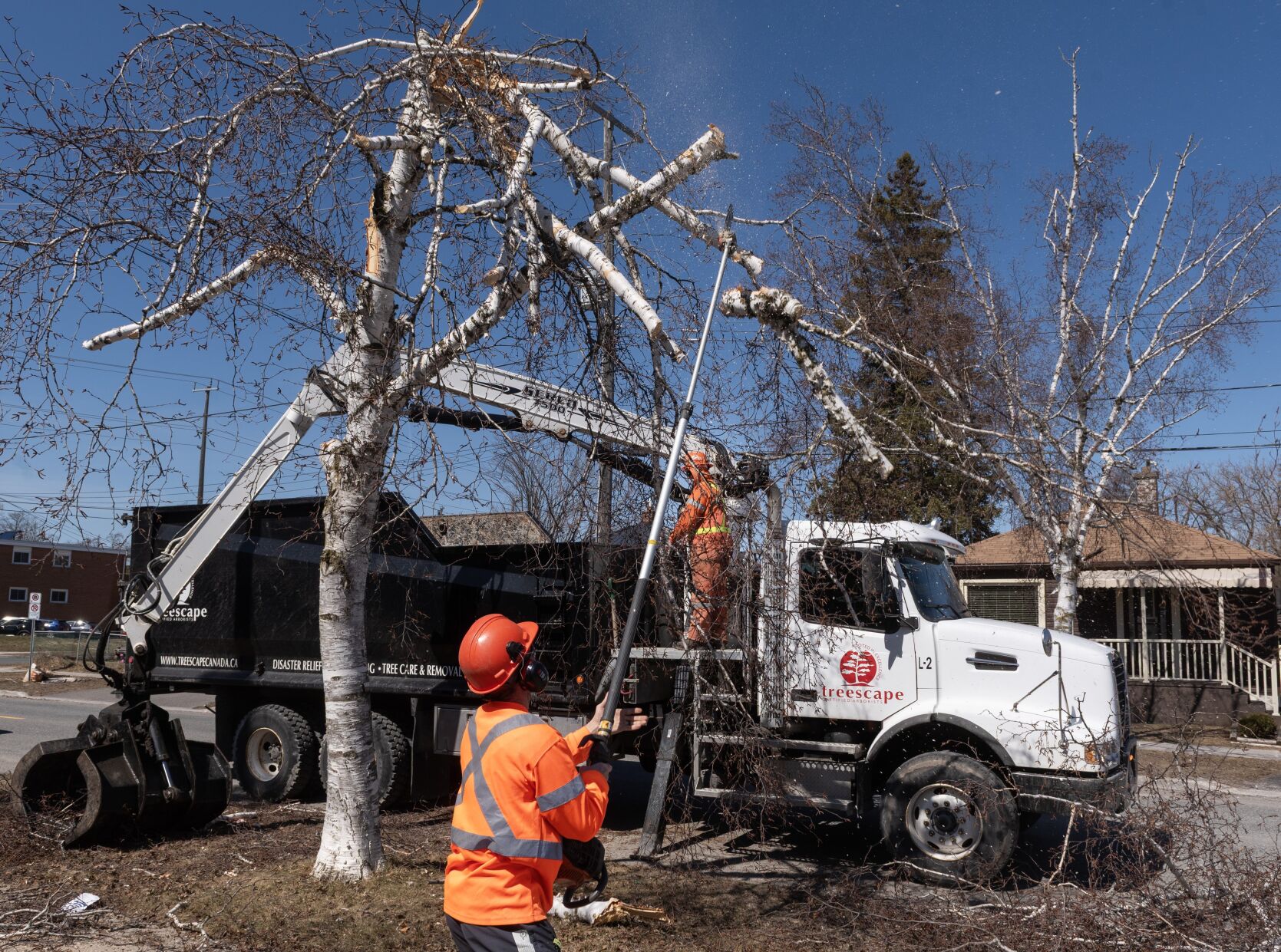 230,000 Ontario residents without power days after ice storm