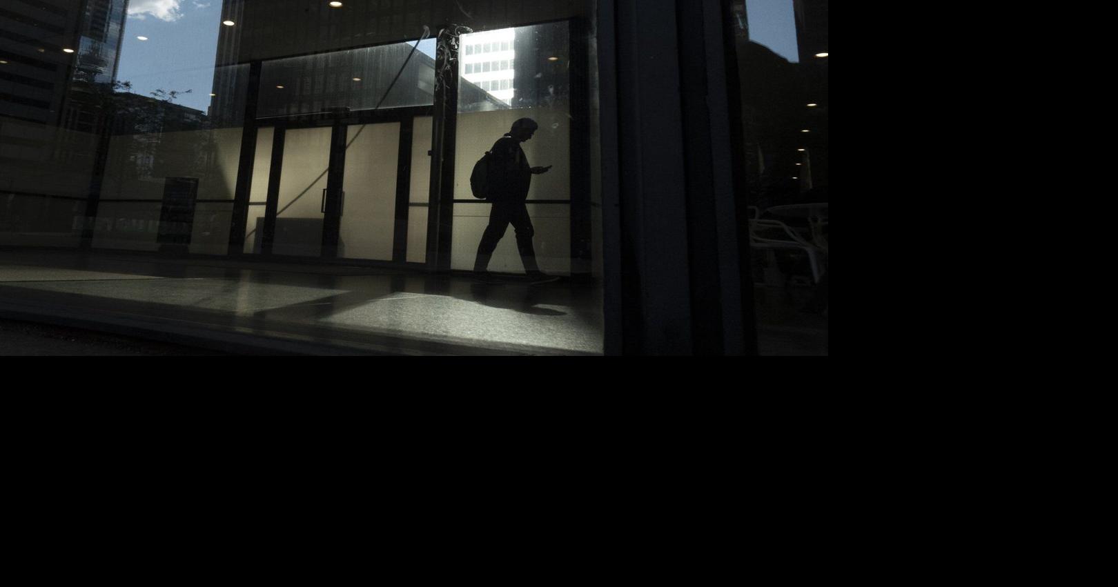 Young workers taking different approach to climbing the corporate ladder: experts