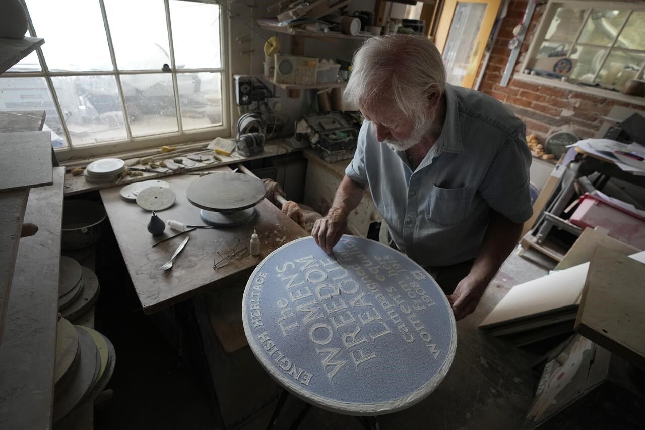 London's historic blue plaques seek more diversity as 1,000th