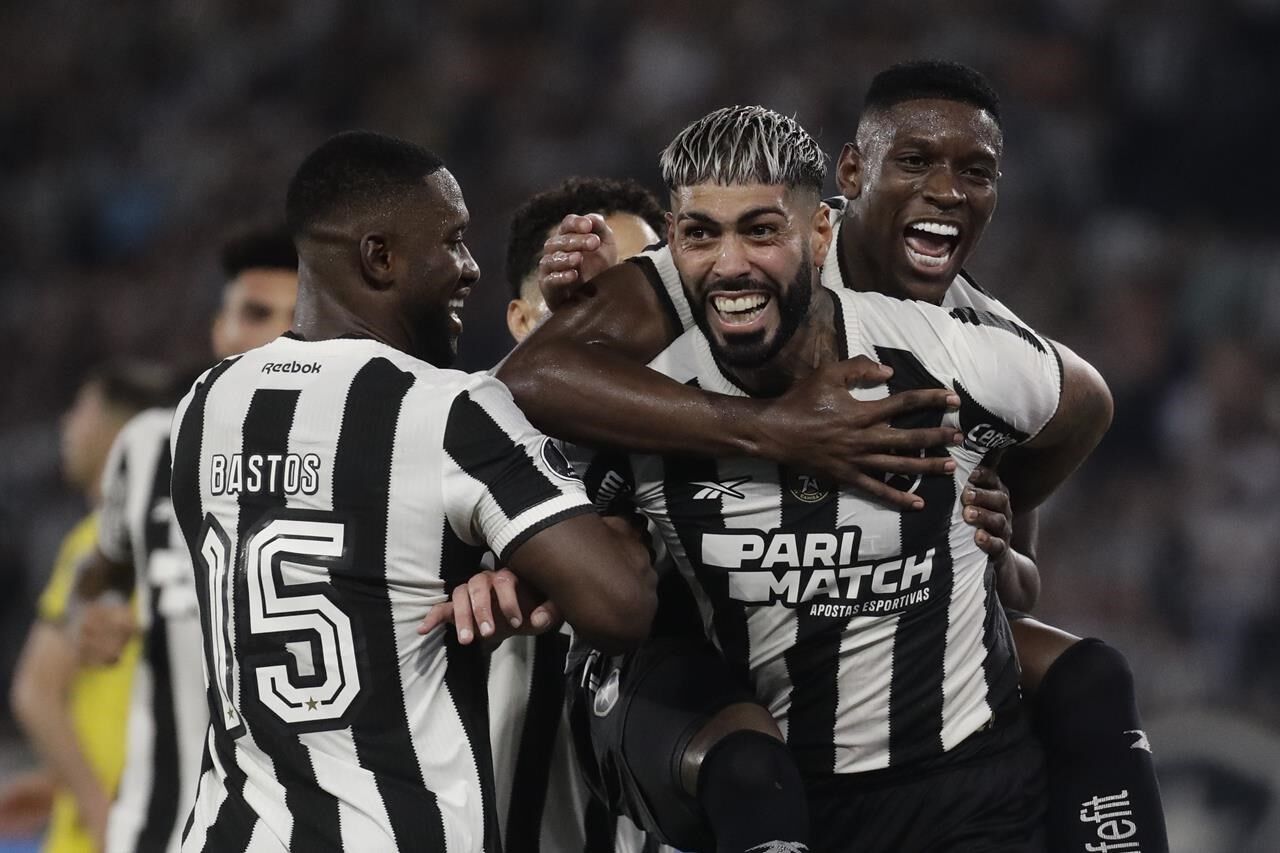 Brazil's Botafogo Nears 1st Copa Libertadores Final After 5-0 Rout Of ...