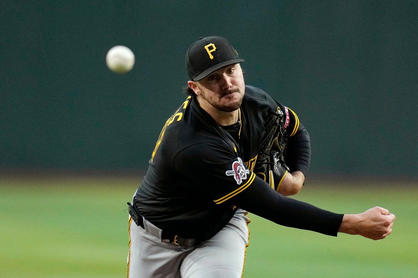 Paul Skenes throws 8 innings of 2-hit ball, leads Pirates to a 1-0