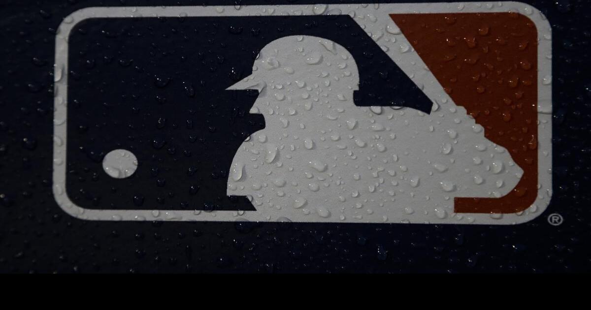MLB owners and players are flirting with disaster