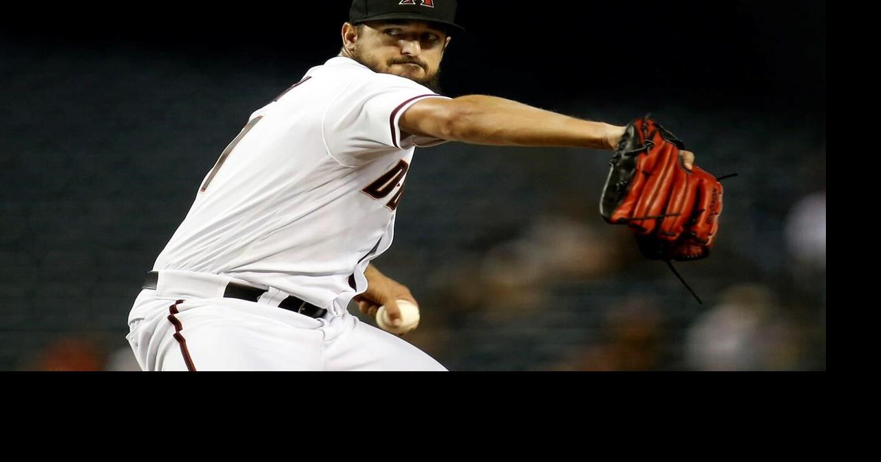 Smith, Escobar lead Diamondbacks over Pirates 4-2