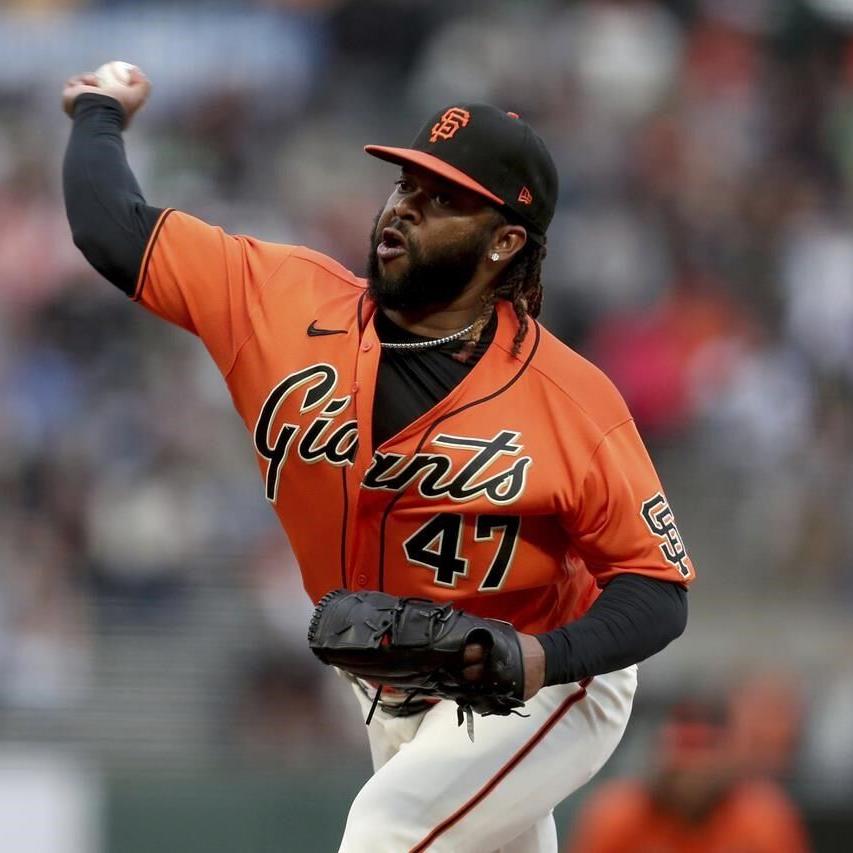 Johnny Cueto dazzles in front of big crowd, Giants beat A's