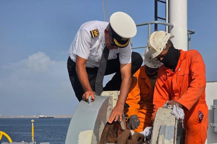 An Iraqi captain keeps sailing despite the threat of attack amid ...