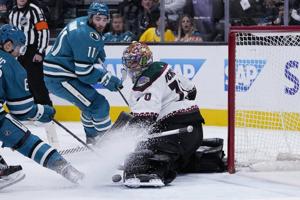 Clayton Keller scores in 3rd consecutive game as Coyotes beat Sharks 5-2