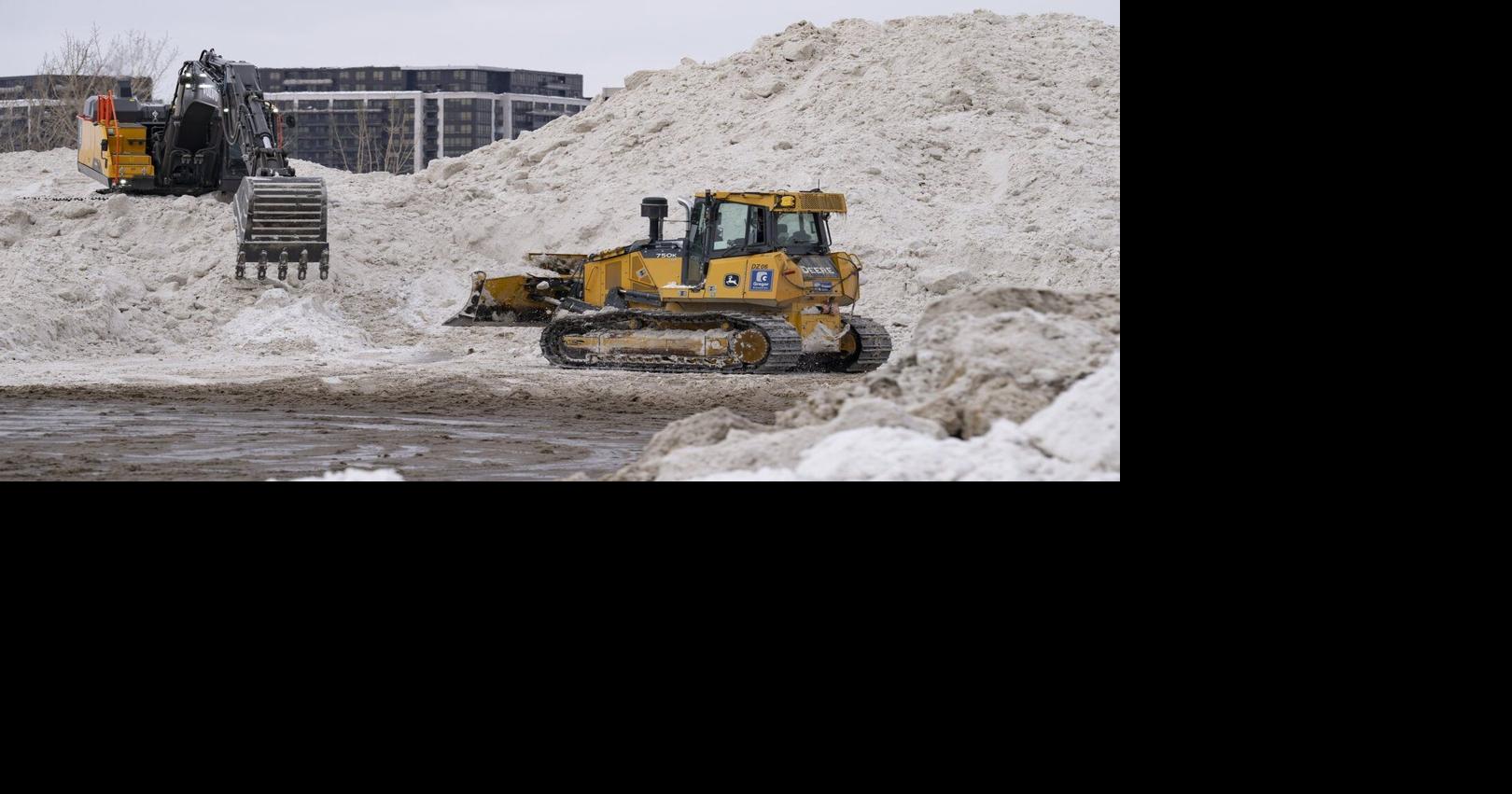 Toronto readies for flood risk as piles of snow start to melt this week