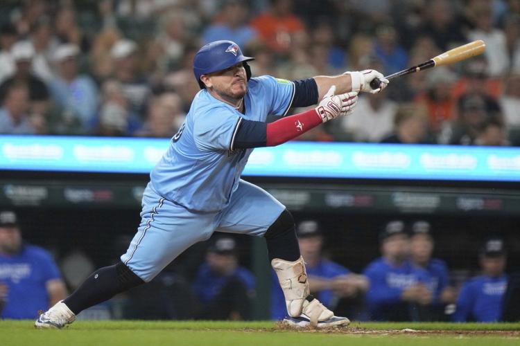 Blue Jays place All-Star catcher Alejandro Kirk on the 7-day injured list with a concussion