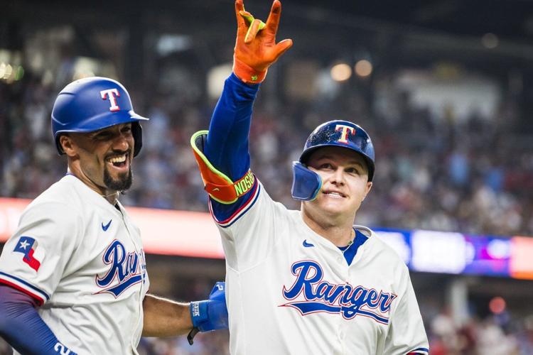 Joc Pederson hits 2-run homer in the Rangers' 5-1 victory over the Astros